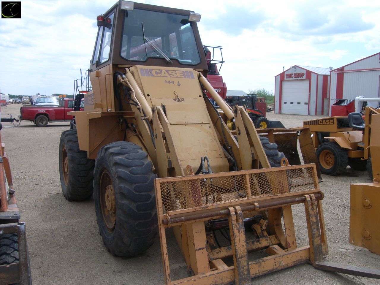CASE W14 WHEEL LOADER W QUICK DETACH BUCKET W SNOW EXTENSIONS, PALLET