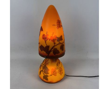 Emile Galle Style Cameo Glass Table Lamp. In a working condition on 220V power. Dimensions (H x W x D): 50 x 17 x 17 cm. Cond