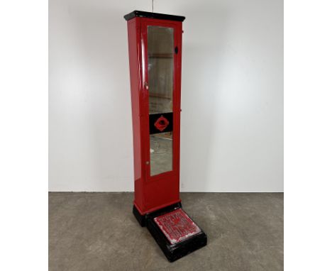 Vintage USA Coin-Op Weight Card Scale. Dimensions (H x W x D): 186 x 71 x 45 cm. Location: The Netherlands.