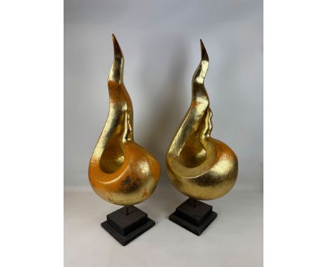 Set of 2 Small Thai Gold Painted Wooden Statues. Dimensions (H x W x D): 95 x 32 x 40 cm. Condition: Very Good. Location: The