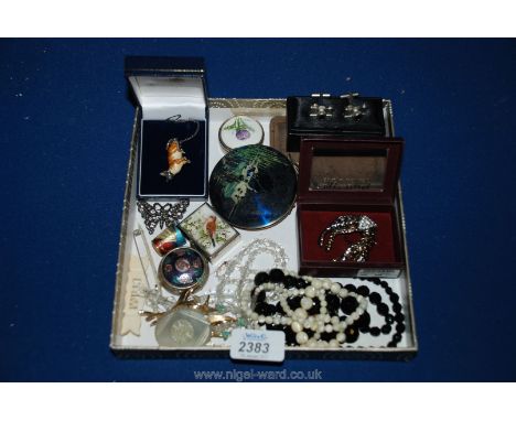 Miscellaneous costume Jewellery beads, Mother of Pearl beads, cat brooch, etc.