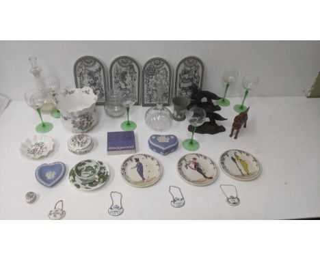 Ceramics and glassware to include four Rosenthal studio line Bjoern Wimblad design plaques, Wedgwood, Villeroy & Boch, Aynsle