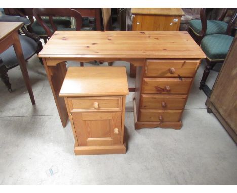 Modern pine single pedestal dressing table and a similar bedside cabinet, W106cm D40cm H74cm 