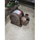 L-W CHUCK CO. DIVIDING HEAD W/ 8" 3-JAW CHUCK