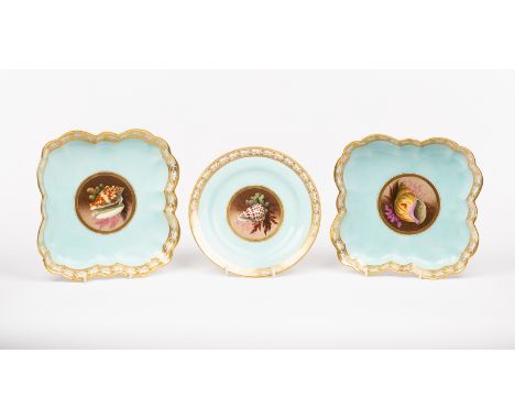 Two Flight, Barr &amp; Barr square-shaped dessert dishes and a plate, circa 1815, each painted with a shell and seaweed reser
