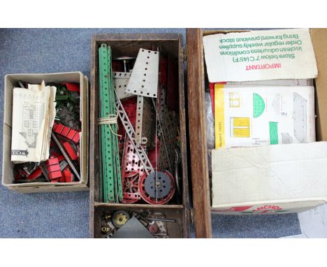 A SMALL QUANTITY OF MECCANO together with a quantity of Bayko building blocks and Wenebrik building set