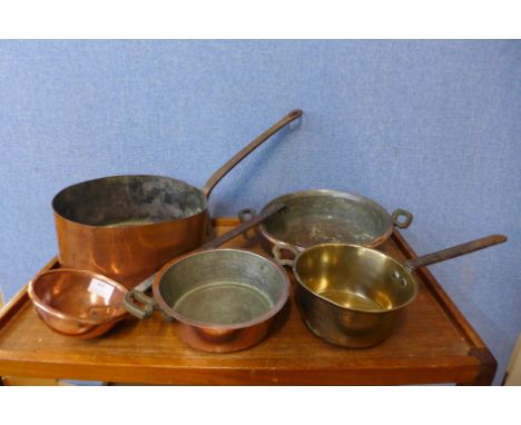 Copper saucepans, a brass jam pan, ladle, etc. 