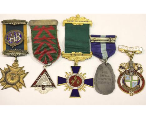 Collection of mixed enamel badges, mainly RAOB. P&amp;P Group 1 (£14+VAT for the first lot and £1+VAT for subsequent lots) 