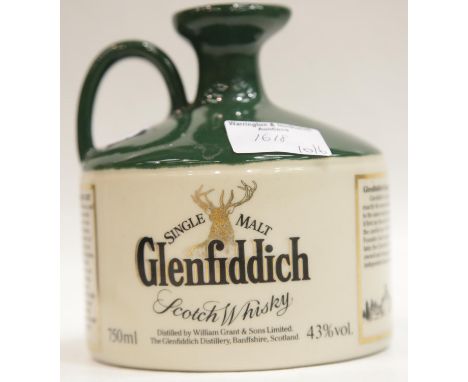 750ml Mary Queen of Scots flask of Glenfiddich scotch whisky. P&amp;P Group 2 (£18+VAT for the first lot and £2+VAT for subse