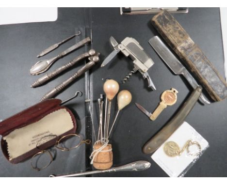 A SILVER HANDLE BUTTON HOOK AND TWEEZERS ALONG WITH A QUANTITY OF COLLECTABLES