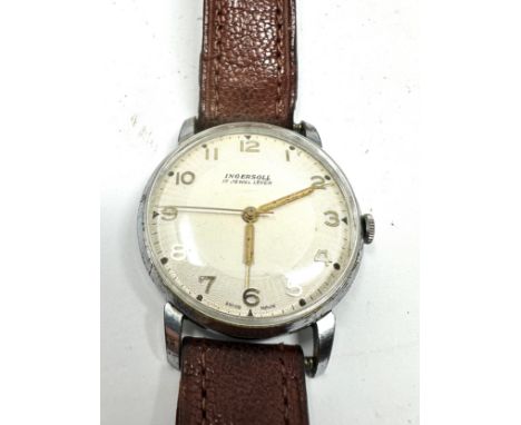 Ingersoll 17 Jewel Swiss Lever Mens Vintage Manual Wind Wristwatch the watch is ticking 