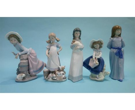 Five Lladro and Nao figures