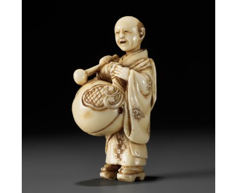 MINKOKU: AN IVORY NETSUKE OF TEMPLE SERVANT WITH A MOKUGYOBy Shuyusai Minkoku (Minkoku III), signed Minkoku 民谷Japan, Edo (Tok