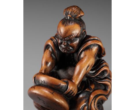 JUGYOKU: A POWERFUL WOOD NETSUKE OF A NIO CRUSHING MOCHIBy Ryukosai Jugyoku, signed Jugyoku 壽玉 with kakihanJapan, Edo (Tokyo)