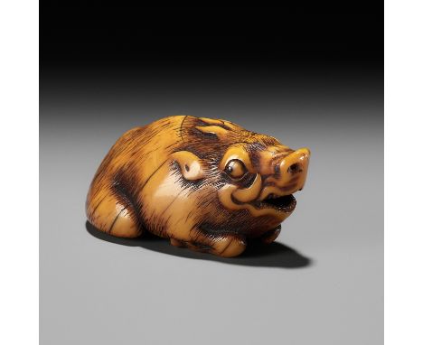 A KYOTO SCHOOL IVORY NETSUKE OF A FRIGHTENED RECLINING BOAR, SIGNED TOMOTADASigned Tomotada 友忠Japan, Kyoto, late 18th-early 1