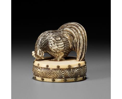 A FINE KYOTO SCHOOL IVORY NETSUKE OF A COCKEREL ON A WAR DRUMUnsignedJapan, Kyoto, late 18th century, Edo period (1615-1868)S