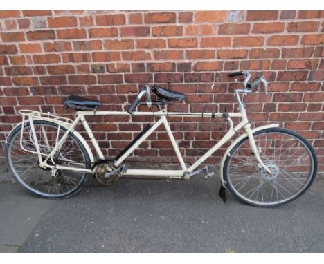 AN EARLY TO MID 20TH CENTURY VINTAGE 'PETREL' TANDEM BICYCLE, with cream coachwork