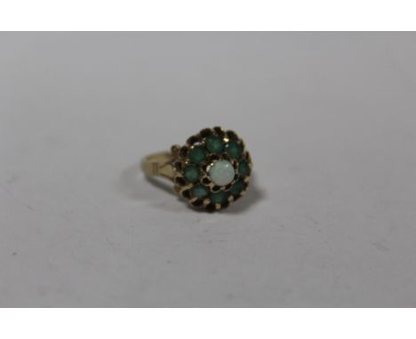 A HALLMARKED 9 CARAT GOLD EMERALD AND OPAL HIGH GALLERY RING,  APPROX WEIGHT 4.3G, RING SIZE Q 