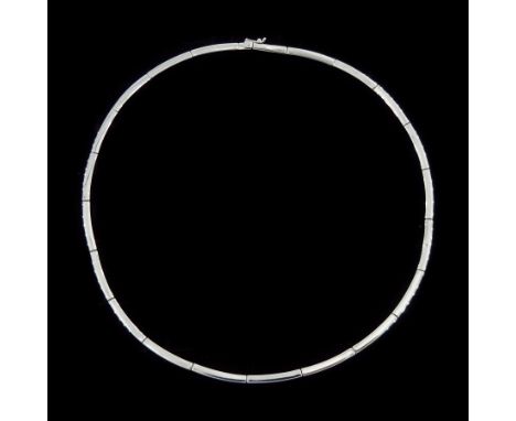 9ct white gold rectangular link necklace, hallmarkedCondition Report:Approx 10.15gm, length = 42.5cm, link depth = 0.3cm, som