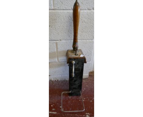 Vintage&nbsp;Angram hand beer pump