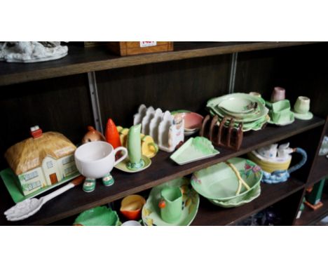 A quantity of Carltonware, to include: a cruet set; toastracks; leaf dishes, etc. 