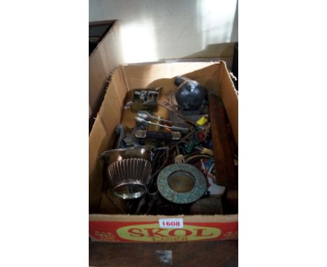 A mixed lot, to include: a boxwood and brass folding rule; a vintage penknife; electroplate, etc. 