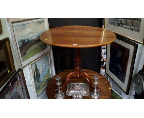 A George III yew and fruit wood circular tilt-top tripod table, 78.5cm diameter.