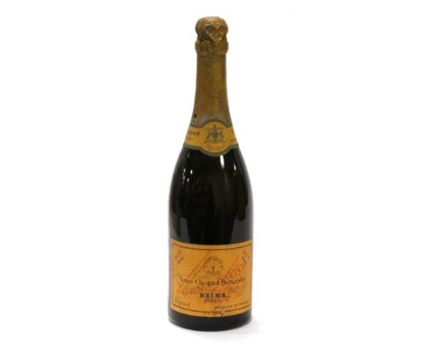 Veuve Clicquot 1934, vintage champagne U: 1.5cm