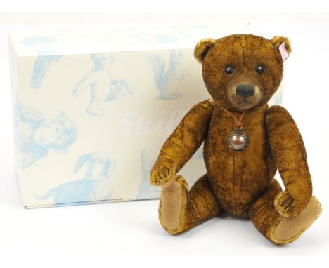 Steiff Dante teddy bear, white tag 036965, LE 1500, 2011, bridging the gap between traditional Steiff and artist teddy bears,