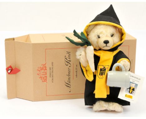 Steiff Munchner Kindl, Deutschlandbar 2002, white tag 670794, LE 2000, white mohair, carrying ceramic Munchen ceramic Stein a