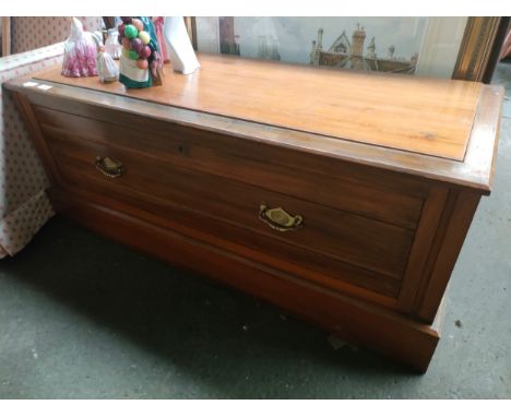 Vintage linen box with fitted drawer 