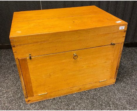 Pitch pine linen trunk. [55x75x53cm] 