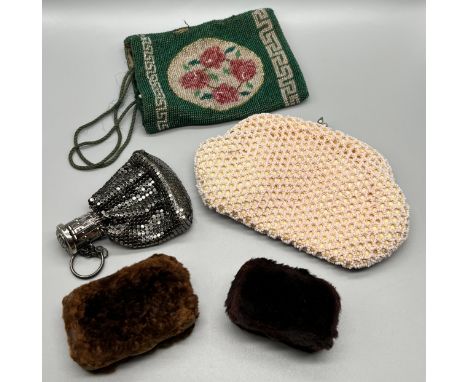 A selection of 5 various antique and vintage purses/ clutch bags. Includes bead worked art deco design bag and two fur style 