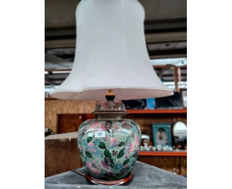 Large Oriental themed table lamp 