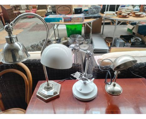 Selection of vintage desk lamps 