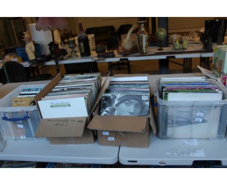 DANCE/HIP HOP/HOUSE - An expansive collection of over 300 x 12" and LP's to include many collectible artists and labels. Arti