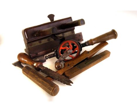 A collection of wooden cabinet makers tools, including chisels, planes, a hand drill and more (parcel)