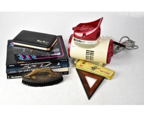 A collection of artists' and photographic items, to include books on 'Advanced Airbrushing Techniques', Magic Markers Super 6