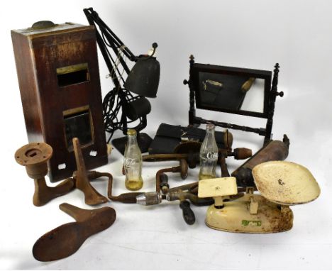 A group of early/mid-20th century miscellanea, to include a pair of white kitchen scales, a black Anglepoise desk lamp, vario