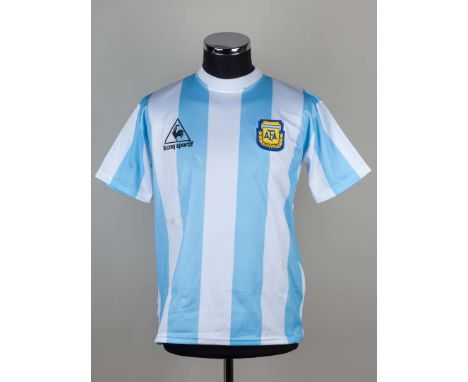 Diego Maradona blue and white Replica No.10 Argentina short sleeved shirt, Le Coq Sportif , S, crew neck collar with embroide