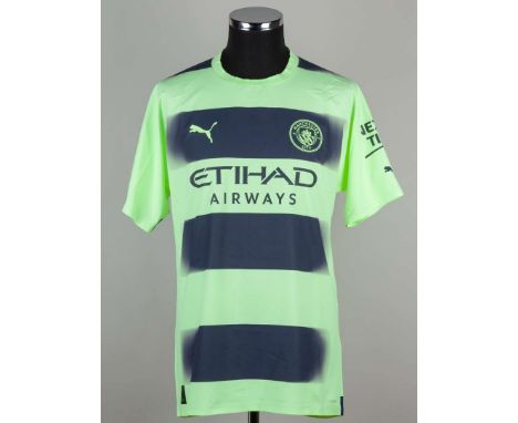 Erling Haaland green and black number 9 Manchester City short sleeved away shirt, 2022-23, Puma, size XL , crew neck collar, 