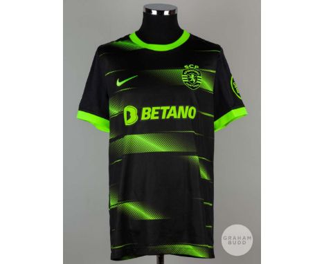 Abdul Fatawu black No.18 Sporting CP Champions League short-sleeved shirt, 2022-23, Nike, L, with crew-neck collar and printe