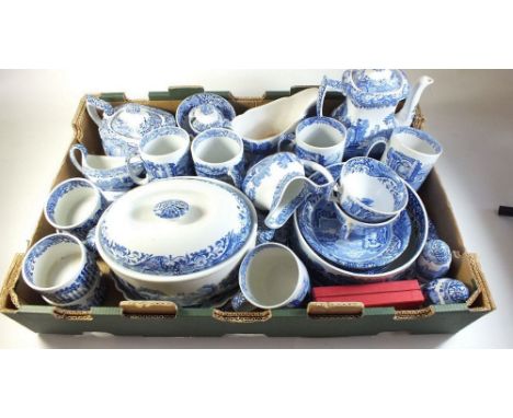 A group of modern Spode Italian dinner and teaware including cruets, flan dish, five mugs, trinket box etc 