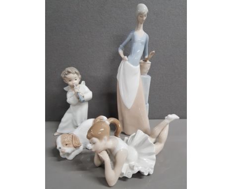 LLADRO FIGURINE ANGEL PLAYING FLUTE AND 3 NAO FIGURES   SAS