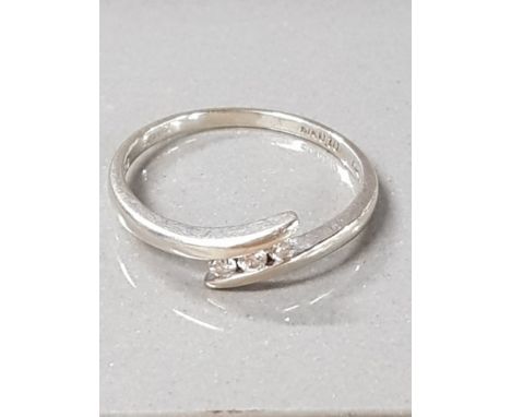 9CT WHITE GOLD AND 3 DIAMONDS RING