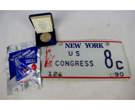 Lot to include a vintage packet of Freeze Dried Ice Cream, a US Congressional licence (registration) plate and a cased Royal 