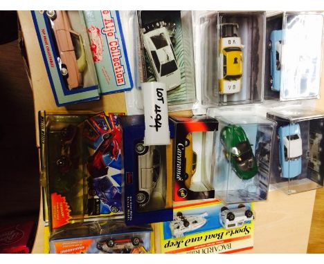 Die-cast : Boxed selection incl Bond models, Mobil Corgi, 20+ all boxed.