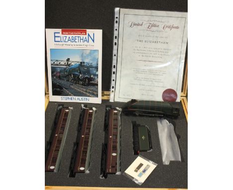 A LIMITED EDITION 'THE ELIZBETHEN' TRAIN SET BY BACHMANN INDUSTRIES LTD