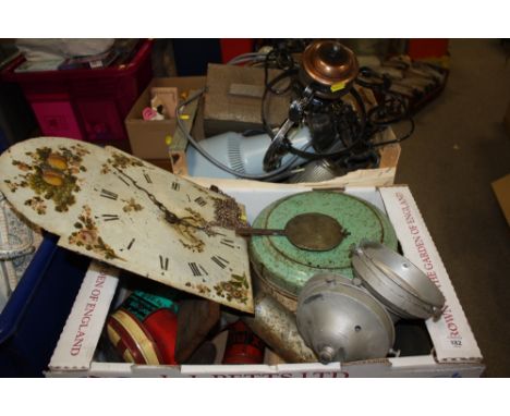 TWO TRAYS OF VINTAGE METALWARE TO INCLUDE A LONGCASE CLOCK MOVEMENT 