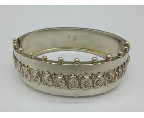 A Victorian silver bangle, Birmingham 1883